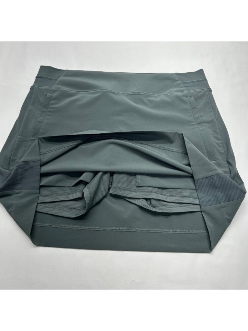 ATHLETA Soho Skort Women's 6 Green Pockets Active - Picture 5 of 14